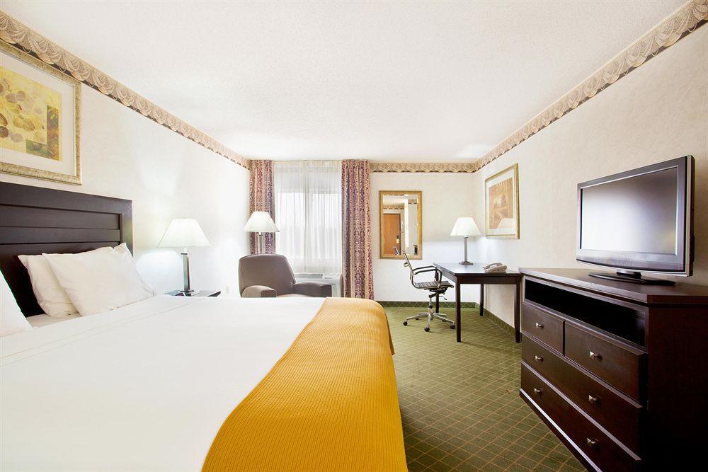Holiday Inn Express & Suites Chicago-Libertyville By Ihg Esterno foto